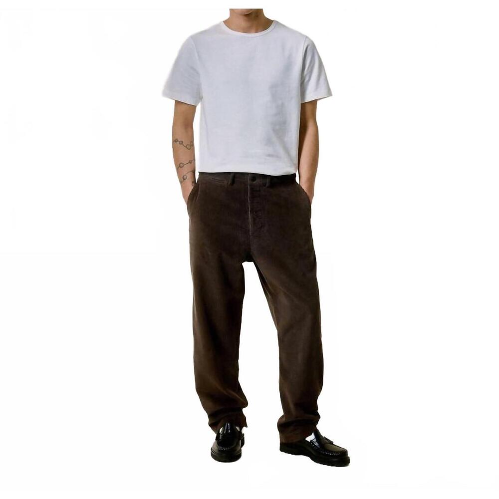 NEW MERZ B. SCHWANEN bold corduroy chino in chocolate